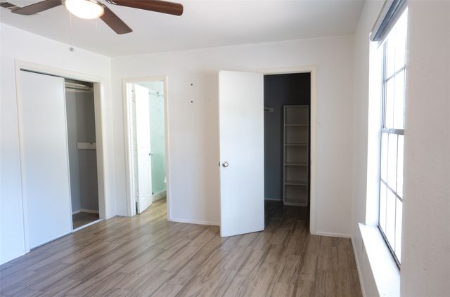 2904 S Fielder Road, Arlington, TX 76015