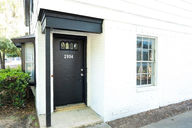 2904 S Fielder Road, Arlington, TX 76015
