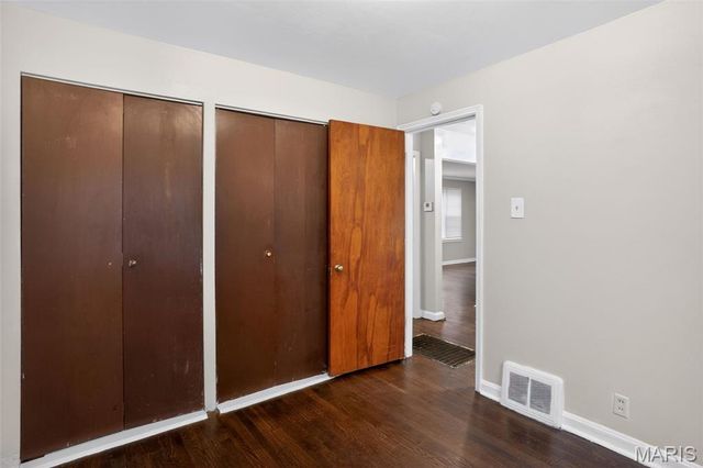 10428 Ashbrook Drive, St Louis, MO 63137
