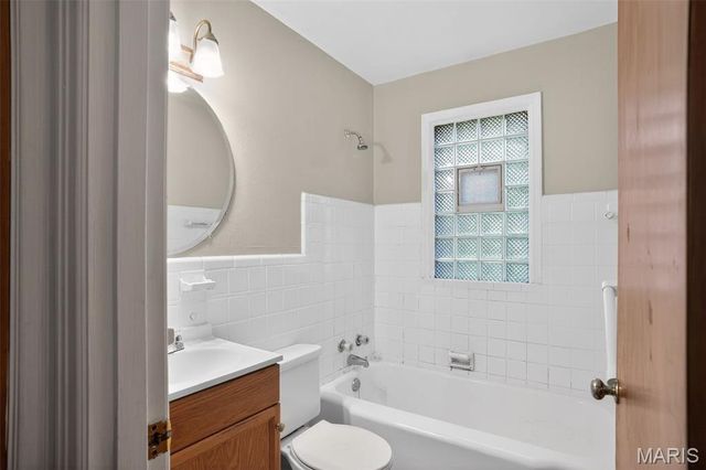 10428 Ashbrook Drive, St Louis, MO 63137