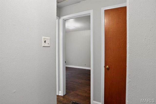 10428 Ashbrook Drive, St Louis, MO 63137