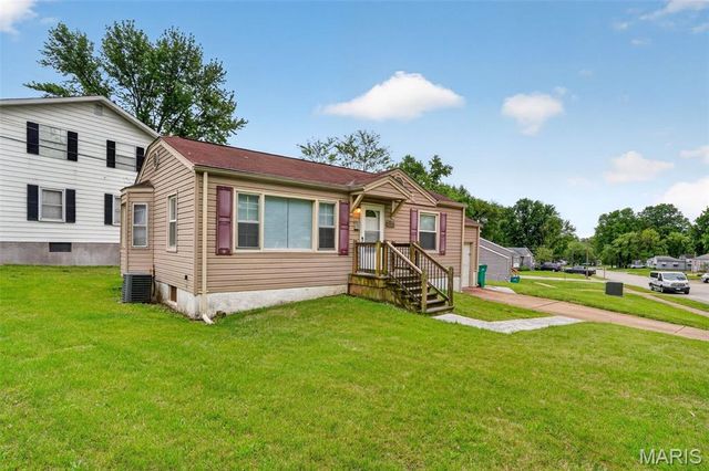 10428 Ashbrook Drive, St Louis, MO 63137