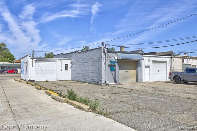 24354 John R Road, Hazel Park, MI 48030