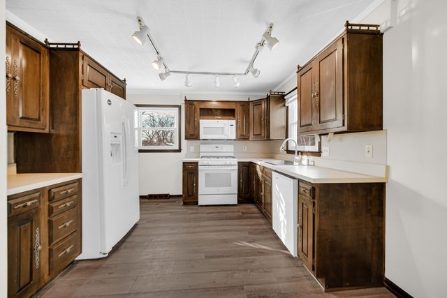 2044 Hidden Valley Drive, Crown Point, IN 46307