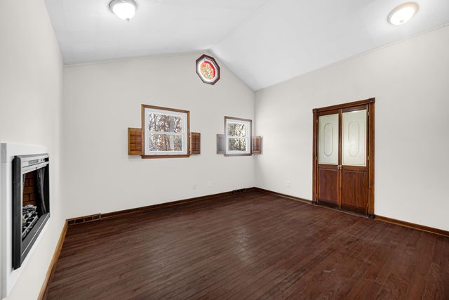 2044 Hidden Valley Drive, Crown Point, IN 46307