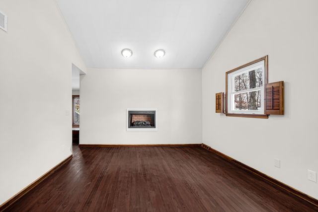 2044 Hidden Valley Drive, Crown Point, IN 46307