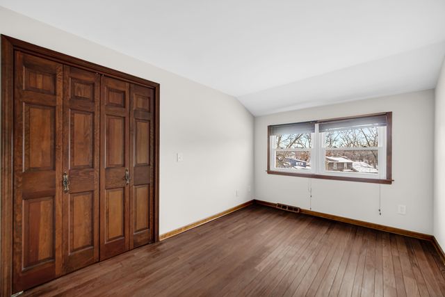 2044 Hidden Valley Drive, Crown Point, IN 46307