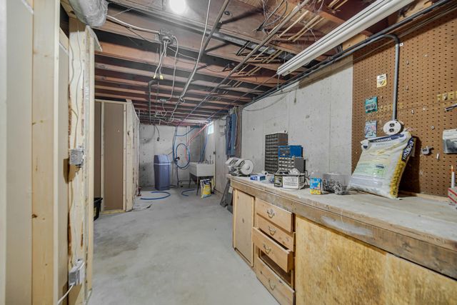 2044 Hidden Valley Drive, Crown Point, IN 46307