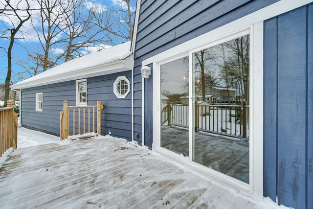 2044 Hidden Valley Drive, Crown Point, IN 46307