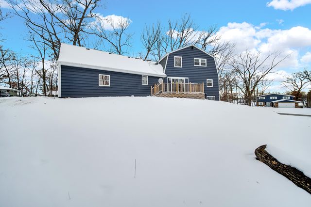 2044 Hidden Valley Drive, Crown Point, IN 46307