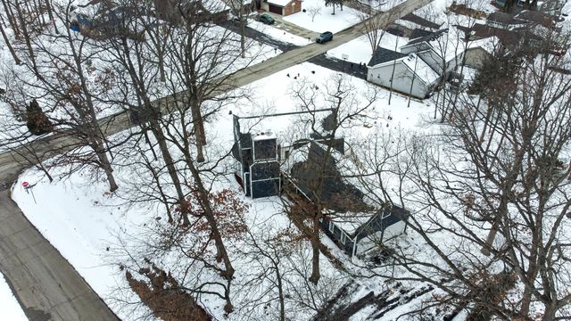 2044 Hidden Valley Drive, Crown Point, IN 46307