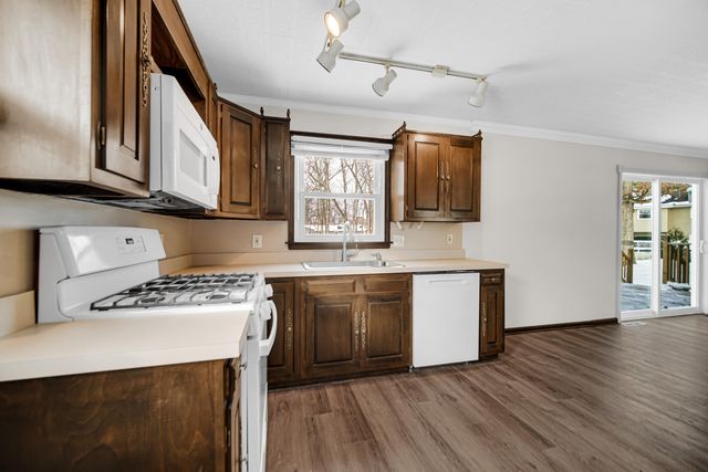 2044 Hidden Valley Drive, Crown Point, IN 46307