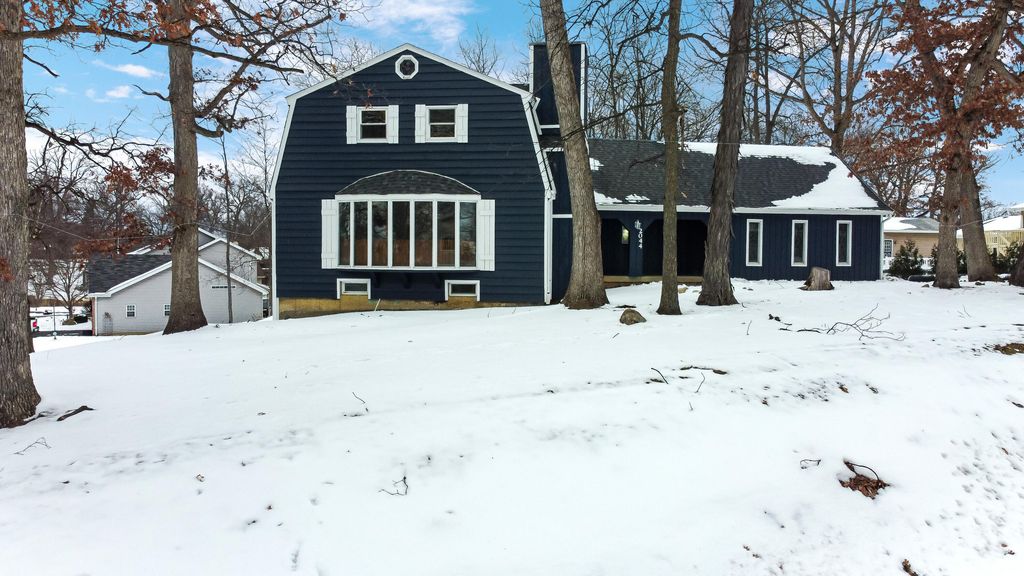 2044 Hidden Valley Drive, Crown Point, IN 46307