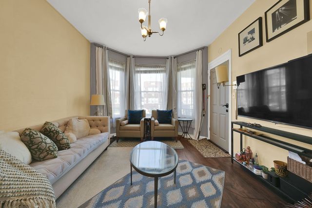 6217 S Claremont Avenue, Chicago, IL 60636
