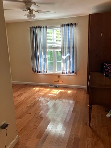 45 Hoover St, Dracut, MA 01826