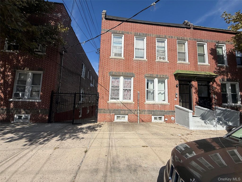851 E 228th Street, Bronx, NY 10466 — exterior