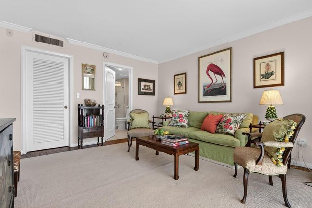 227 Australian Avenue 2c, Palm Beach, FL 33480