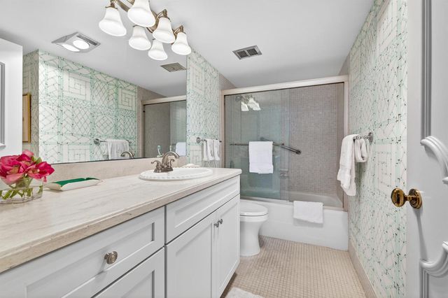 227 Australian Avenue 2c, Palm Beach, FL 33480