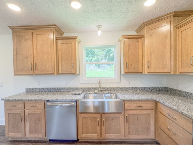 944 Wartrace Hwy, Pleasant Shade, TN 37145