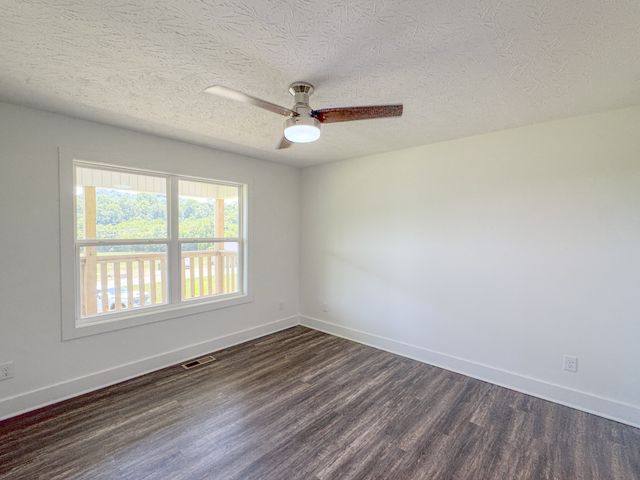 944 Wartrace Hwy, Pleasant Shade, TN 37145