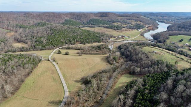 944 Wartrace Hwy, Pleasant Shade, TN 37145
