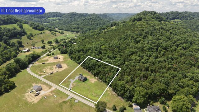 944 Wartrace Hwy, Pleasant Shade, TN 37145