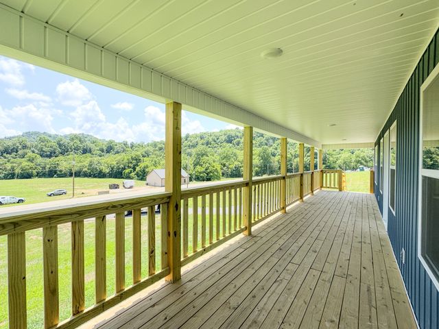 944 Wartrace Hwy, Pleasant Shade, TN 37145