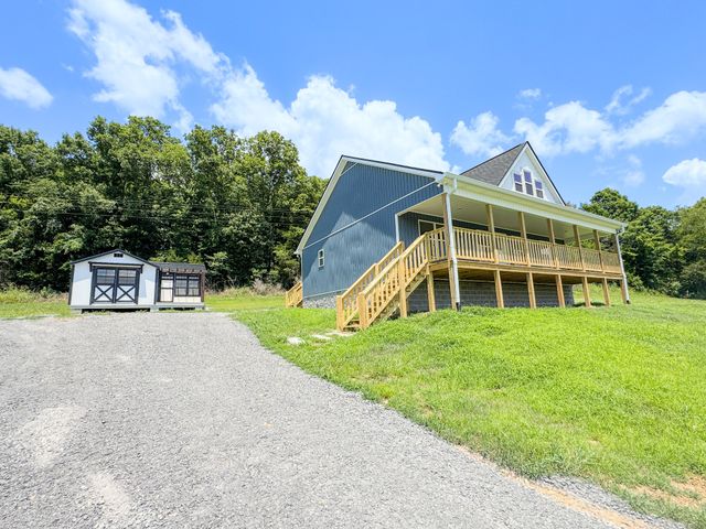 944 Wartrace Hwy, Pleasant Shade, TN 37145