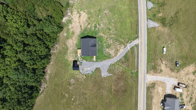 944 Wartrace Hwy, Pleasant Shade, TN 37145