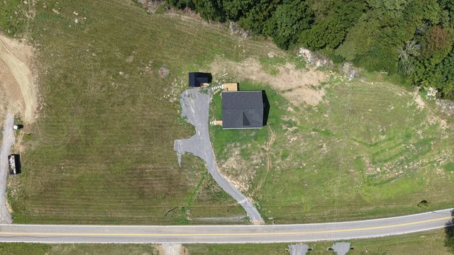 944 Wartrace Hwy, Pleasant Shade, TN 37145
