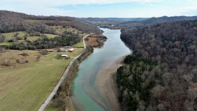 944 Wartrace Hwy, Pleasant Shade, TN 37145
