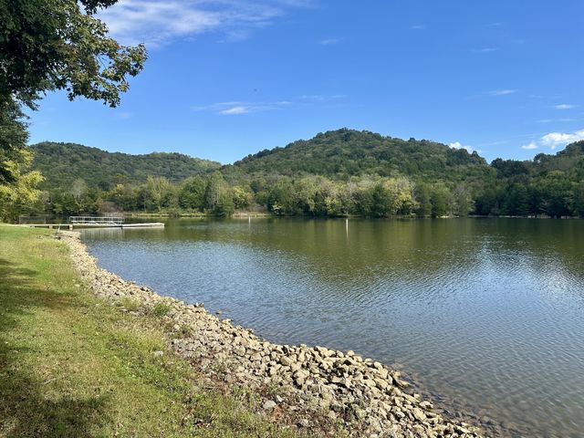944 Wartrace Hwy, Pleasant Shade, TN 37145