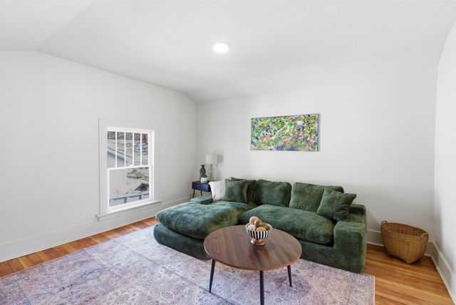 329 S Clifton Ave, Wichita, KS 67218