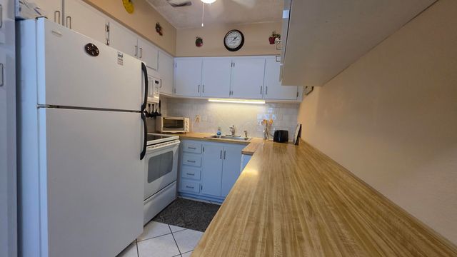 900 SW 10th Terrace 2s, Hallandale Beach, FL 33009