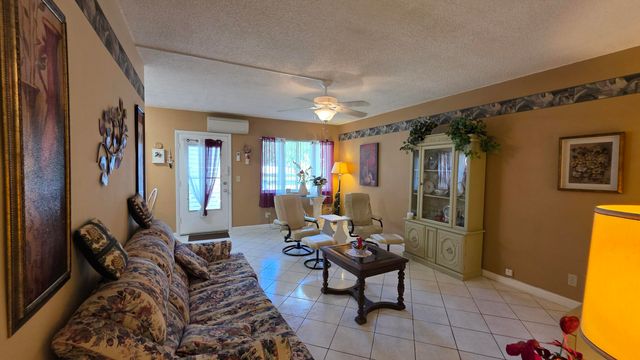 900 SW 10th Terrace 2s, Hallandale Beach, FL 33009