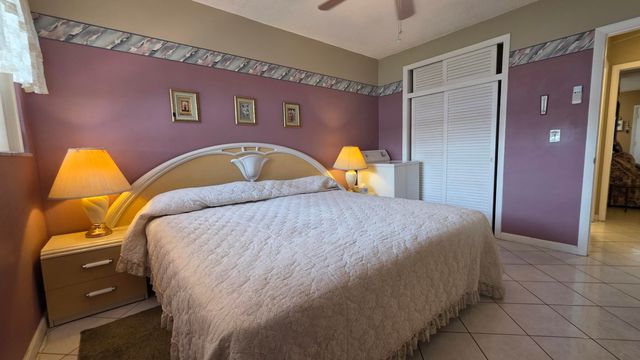 900 SW 10th Terrace 2s, Hallandale Beach, FL 33009