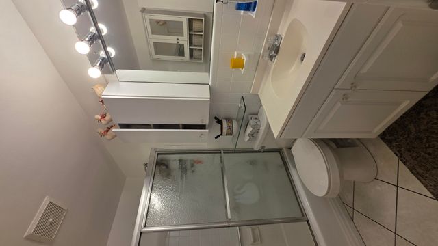 900 SW 10th Terrace 2s, Hallandale Beach, FL 33009