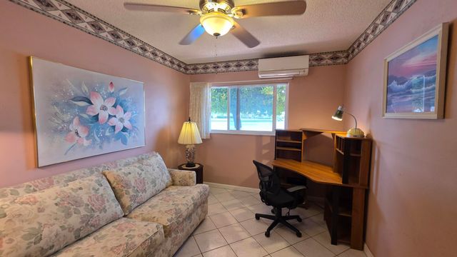 900 SW 10th Terrace 2s, Hallandale Beach, FL 33009