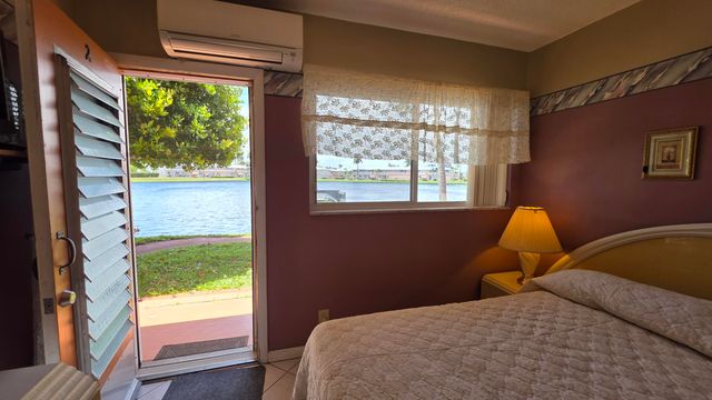 900 SW 10th Terrace 2s, Hallandale Beach, FL 33009