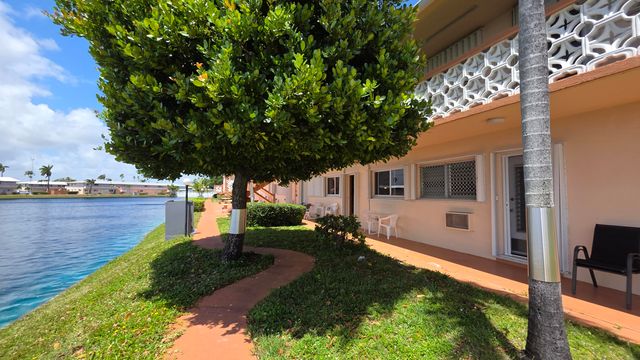 900 SW 10th Terrace 2s, Hallandale Beach, FL 33009