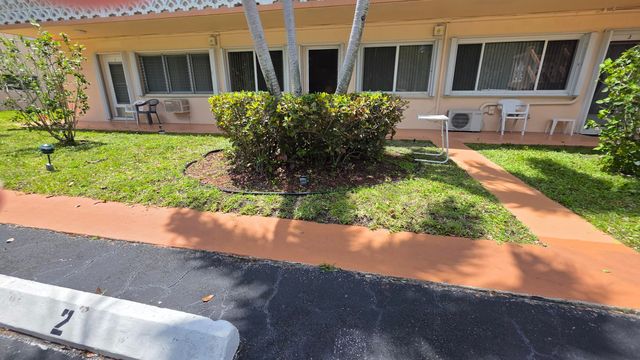 900 SW 10th Terrace 2s, Hallandale Beach, FL 33009