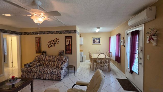 900 SW 10th Terrace 2s, Hallandale Beach, FL 33009