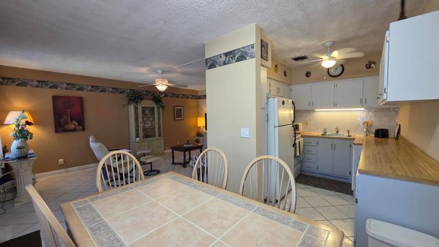 900 SW 10th Terrace 2s, Hallandale Beach, FL 33009