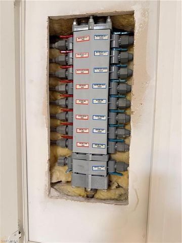 3307 Rosinka CT 33, Naples, FL 34112