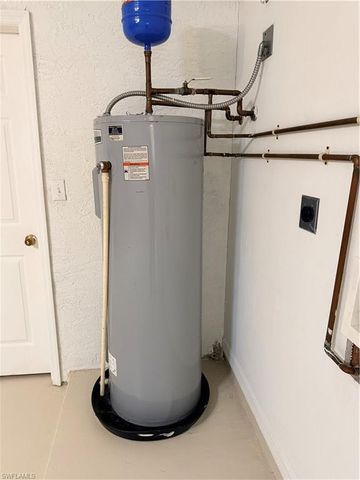 3307 Rosinka CT 33, Naples, FL 34112