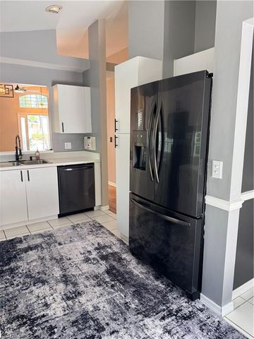 3307 Rosinka CT 33, Naples, FL 34112