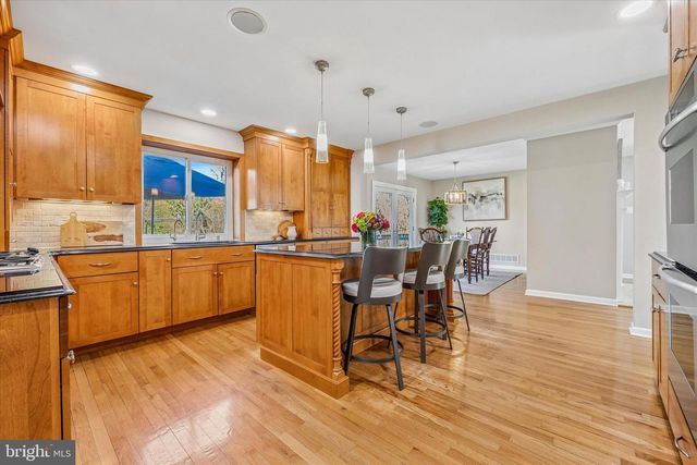 872 ROSCOMMON RD, Bryn Mawr, PA 19010