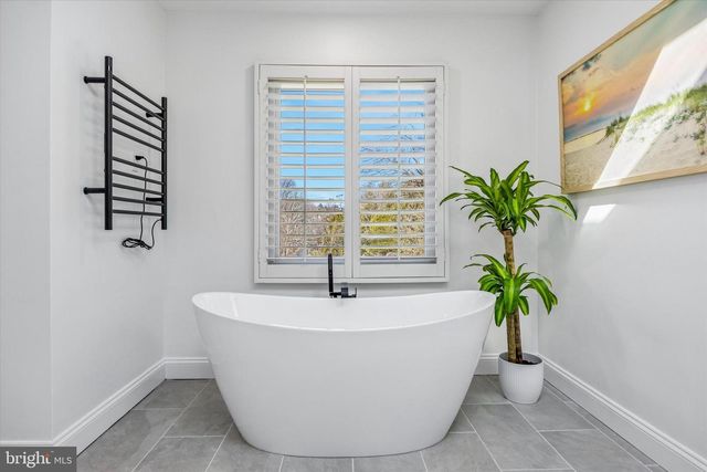 872 ROSCOMMON RD, Bryn Mawr, PA 19010