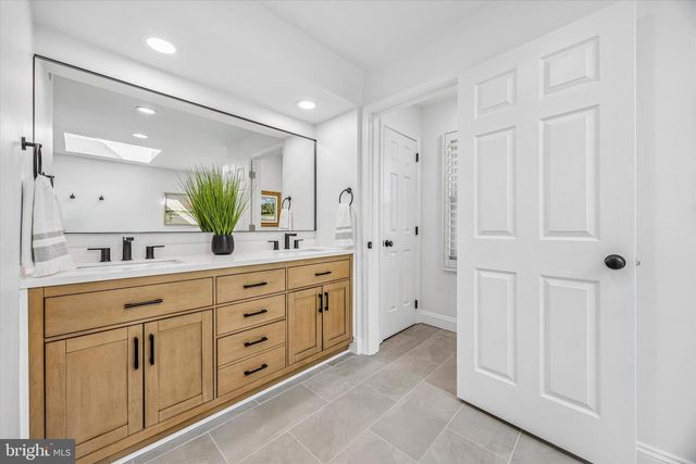 872 ROSCOMMON RD, Bryn Mawr, PA 19010