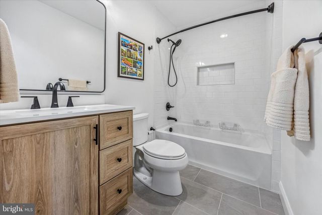 872 ROSCOMMON RD, Bryn Mawr, PA 19010